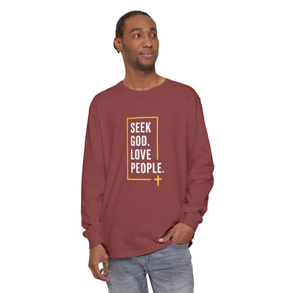 Seek God. Love People. – Stacked Long-Sleeve Tee (Comfort Colors) – product image 2