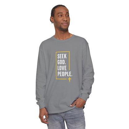 Seek God. Love People. – Stacked Long-Sleeve Tee (Comfort Colors) – product image 4